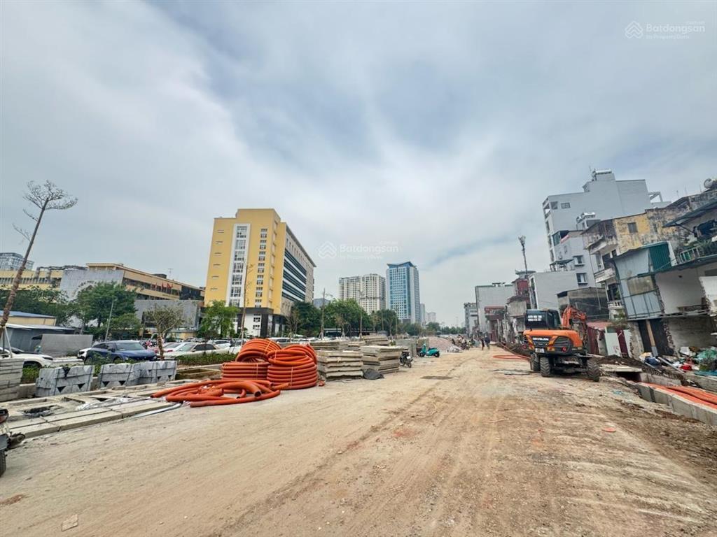 Mp la thành ngọc khánh dt 68 m. 6 tầng. mt 4.9. chỉ 35 tỷ