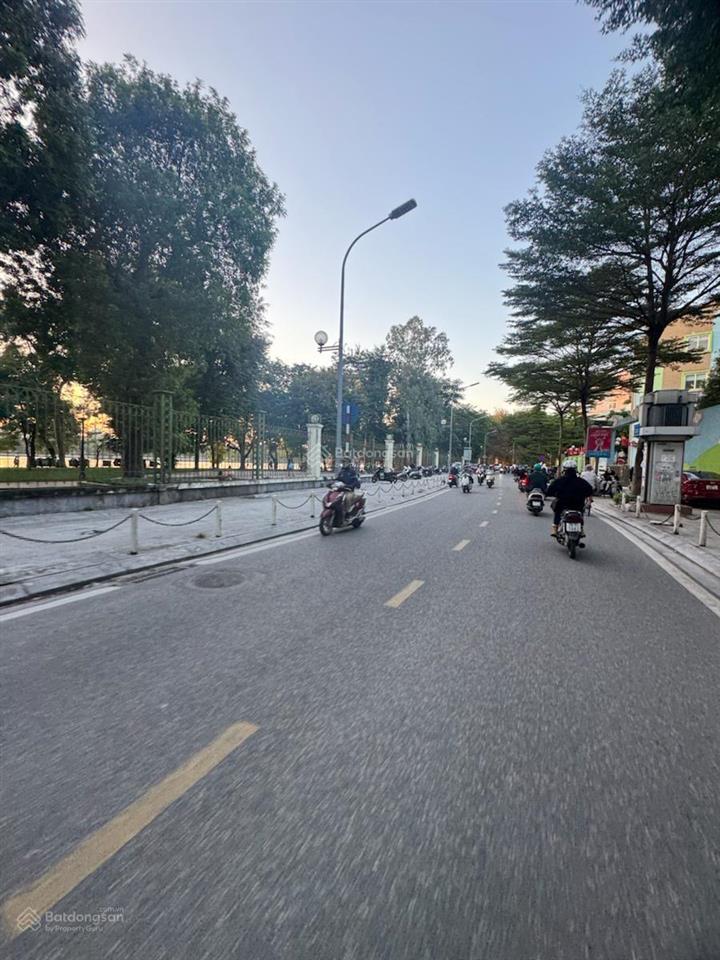 Mp hoàng văn thái tx dt 55 m . 5 tầng . mt 4.6 m . chỉ 24 tỷ