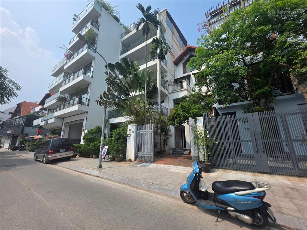 Mặt phố quảng an, tây hồ, diện tích 130m2. 4 tầng. mặt tiền 5,4m. chỉ 188 tỷ