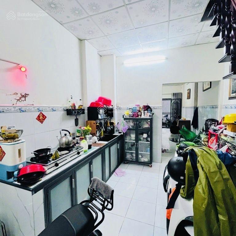 41m2  quận 6  bãi sậy  cách mặt tiền 2 căn 4,3 tỷ