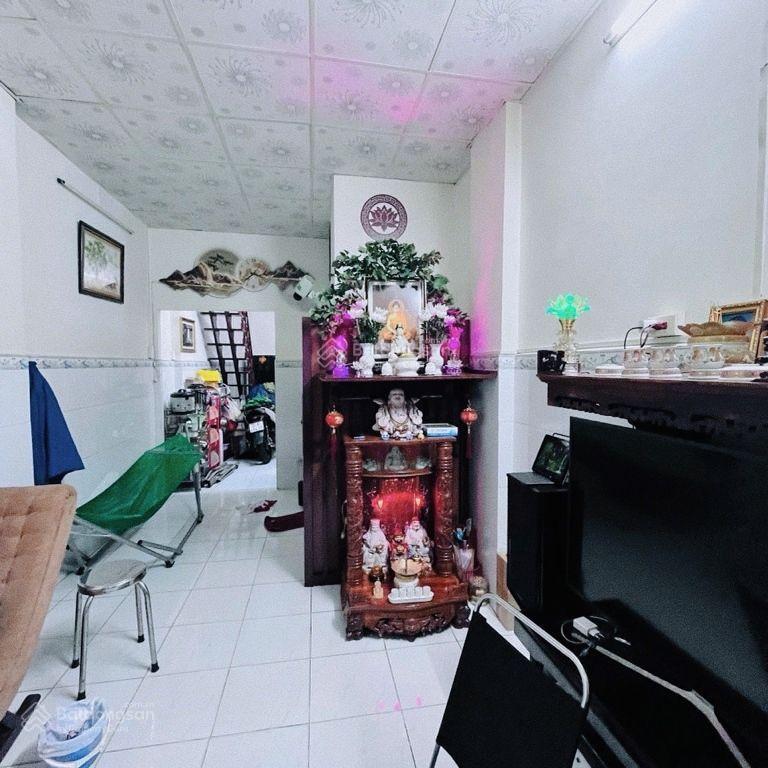 41m2  quận 6  bãi sậy  cách mặt tiền 2 căn 4,3 tỷ