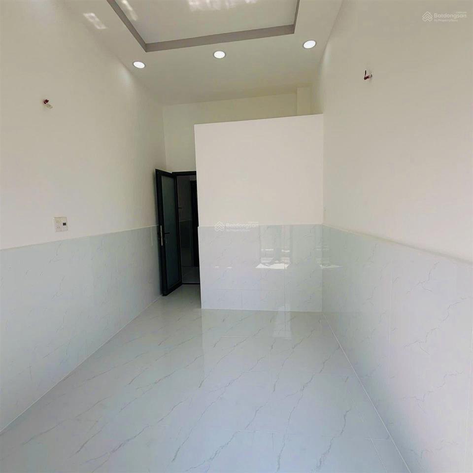 28m2  hẻm 4m thoáng  quận 6  4,85 tỷ  phạm văn chí  dọn vào ở liền