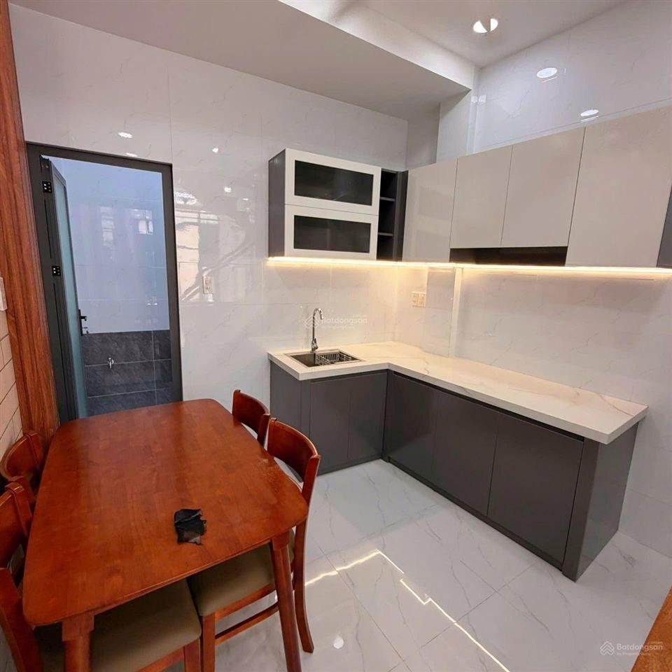 28m2  hẻm 4m thoáng  quận 6  4,85 tỷ  phạm văn chí  dọn vào ở liền