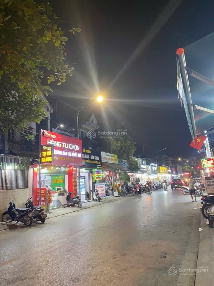 Bán nhà mặt đường kinh doanh lý tự trọng