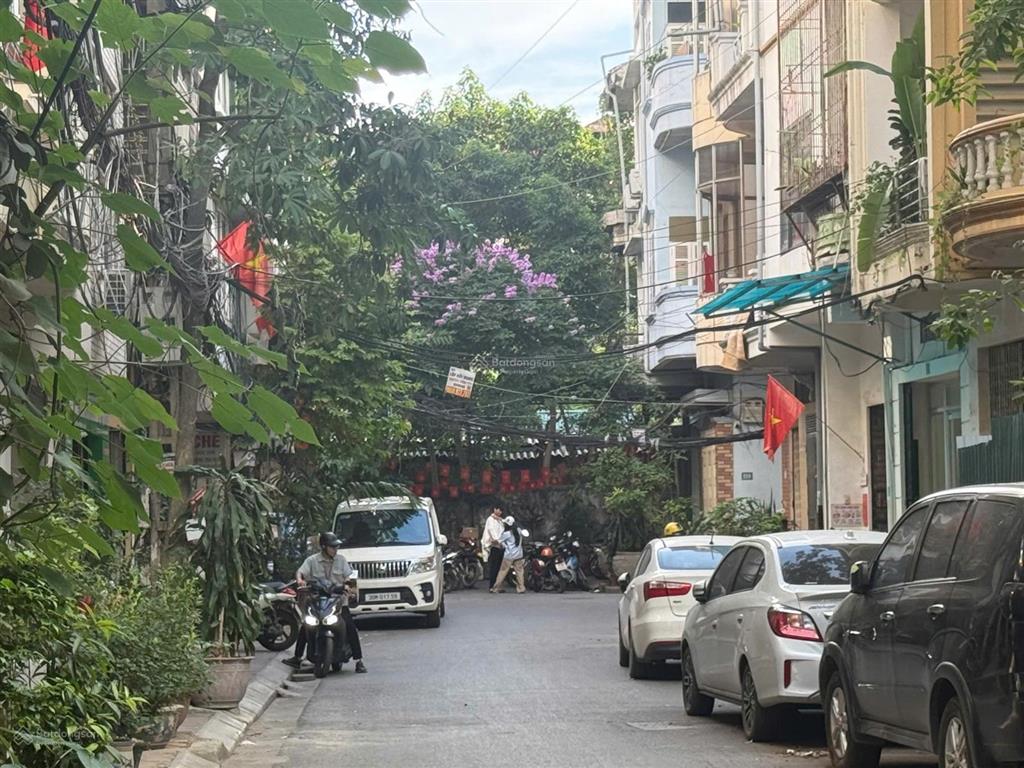 Bán nhà khu phân lô vip đống đa, oto chạy vòng quanh, dt 73m2, 4 tầng, mt 4,8m, cực hiếm, có gpxd.