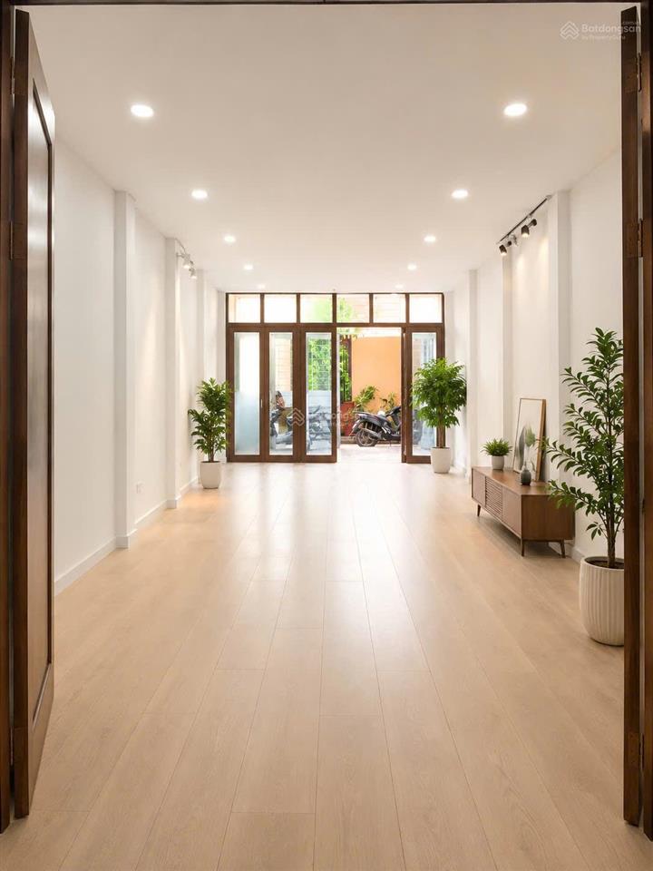 Bán nhà khu phân lô vip đống đa, oto chạy vòng quanh, dt 73m2, 4 tầng, mt 4,8m, cực hiếm, có gpxd.