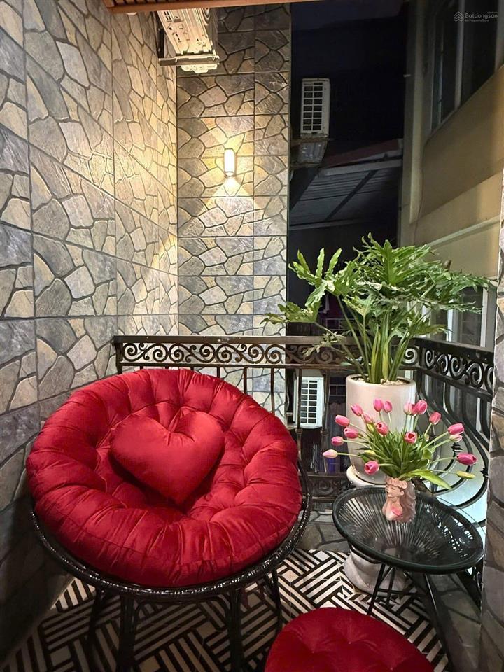 Chính chủ gửi bán nhà phố tô hiệu, lê lai, hà đông dt 39m 5 tầng thang máy, gần phố, giá 9,8 tỷ
