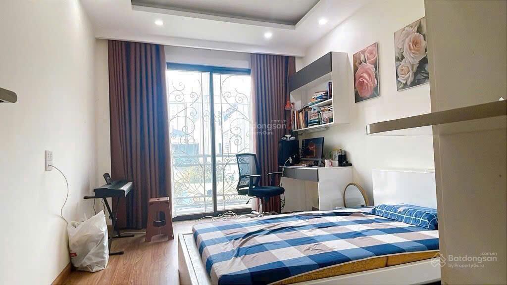 Bán nhà văn quán, hà đông diện tích 40m, 4 tầng, ô tô đỗ cửa, ngõ thông,gần ga tàu điện, giá 7.5 tỷ