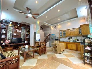 Bán nhà văn quán, hà đông diện tích 40m, 4 tầng, ô tô đỗ cửa, ngõ thông,gần ga tàu điện, giá 7.5 tỷ