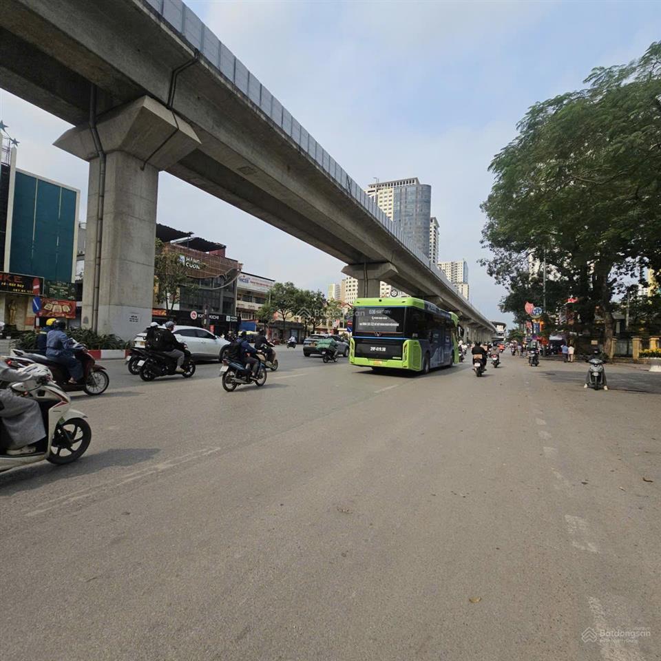 Bán nhà văn quán, hà đông diện tích 40m, 4 tầng, ô tô đỗ cửa, ngõ thông,gần ga tàu điện, giá 7.5 tỷ