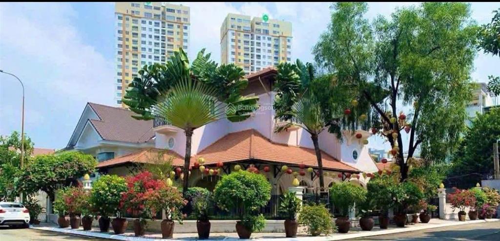 Biệt thự 3 mt siêu vip nguyễn văn hưởng, dt 21x30m 614m², 3 tầng, hồ bơi sân vườn đầy đủ, 180 tỷ