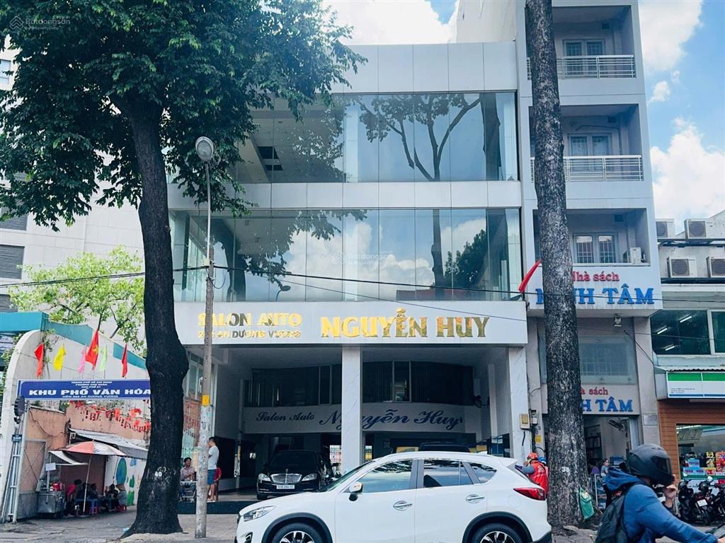Góc 2 mt 286 an dương vương quận 5, dt 10,5x23m, 4 tầng btct, phù hợp showroom ô tô, giá 200 tỷ