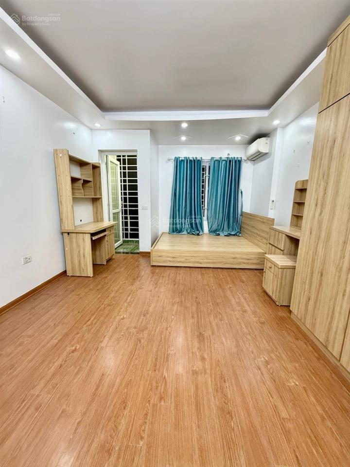 6.5 tỷ có nhà tt ba đình  4 tầng 3 phòng ngủ  10m ra phố  đầy đủ nội thất