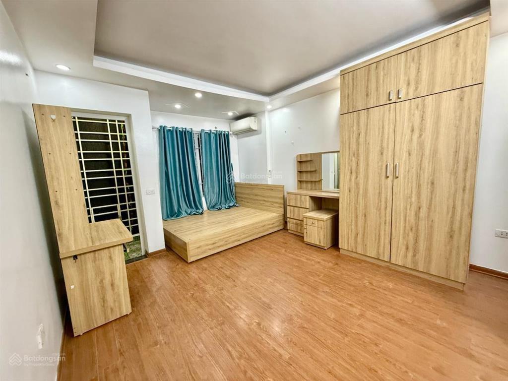 6.5 tỷ có nhà tt ba đình  4 tầng 3 phòng ngủ  10m ra phố  đầy đủ nội thất