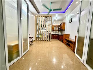 6.5 tỷ có nhà tt ba đình  4 tầng 3 phòng ngủ  10m ra phố  đầy đủ nội thất