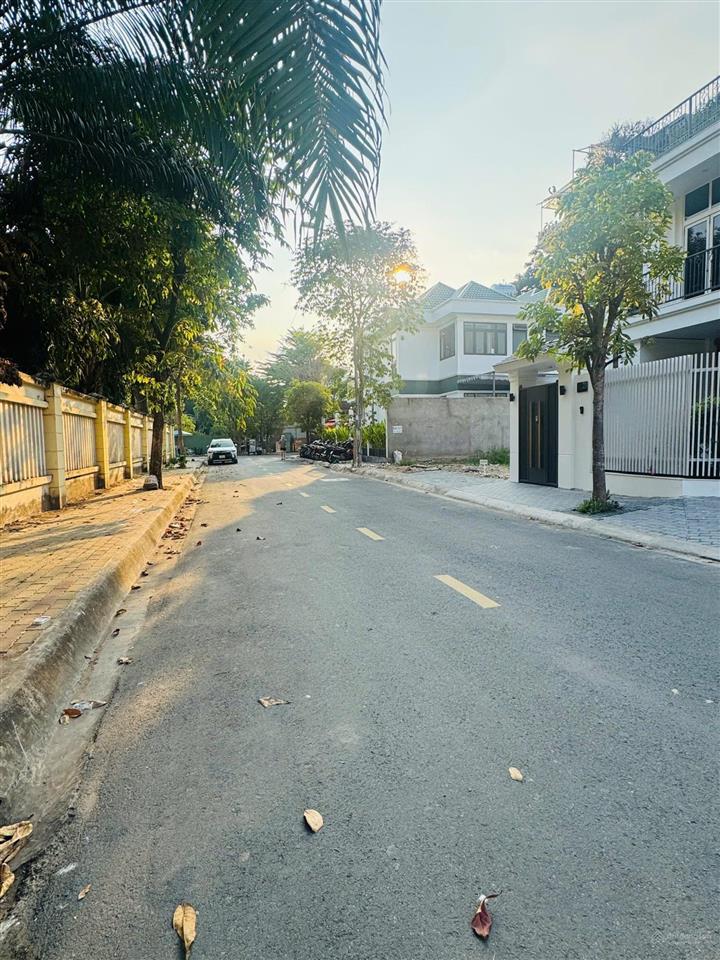Vô địch tầm giá ! bán lô đất siêu đẹp ngay trần lựu  14 x 16,5m  225m2  xây cao  giá chỉ 37 tỷ