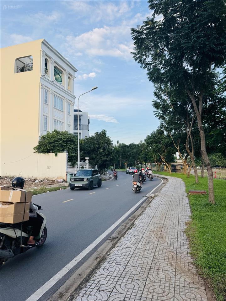Rẻ quá a/chị ơi ! bán nhà mặt tiền thân văn nhiếp 4 tầng 7x17m  sàn 350m2  hđt 35tr  23,5 tỷ