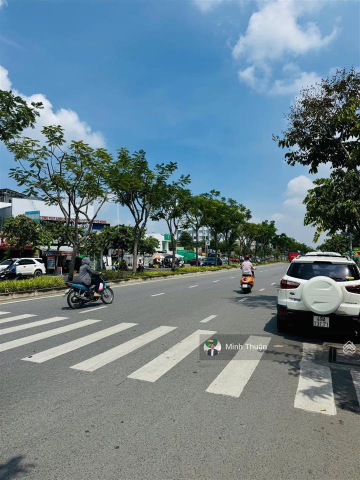 Duy nhất ! biệt thự compound view sông trần não  4 tầng  15,5 x 16,5m  hđt 70tr/th  giá 45 tỷ