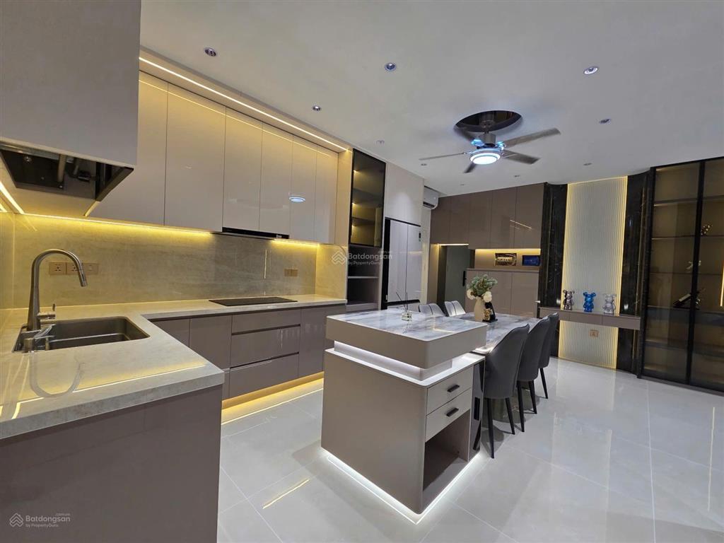 Cho thuê cc sky garden 3, 15 triệu vnd, 76m2, 2pn, 2vs, full nội thất ở q7, hcm