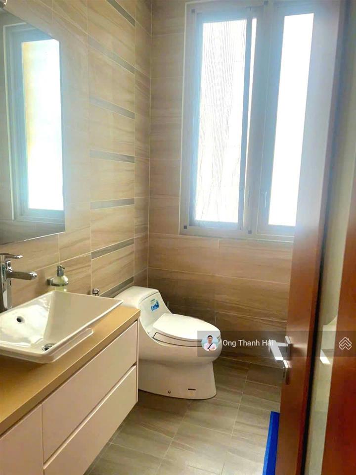 Cho thuê biệt thự ngang 8m, 3 tầng, 4pn, cạnh công viên 2ha, gần các trường qt canada, nhật, hàn,đl