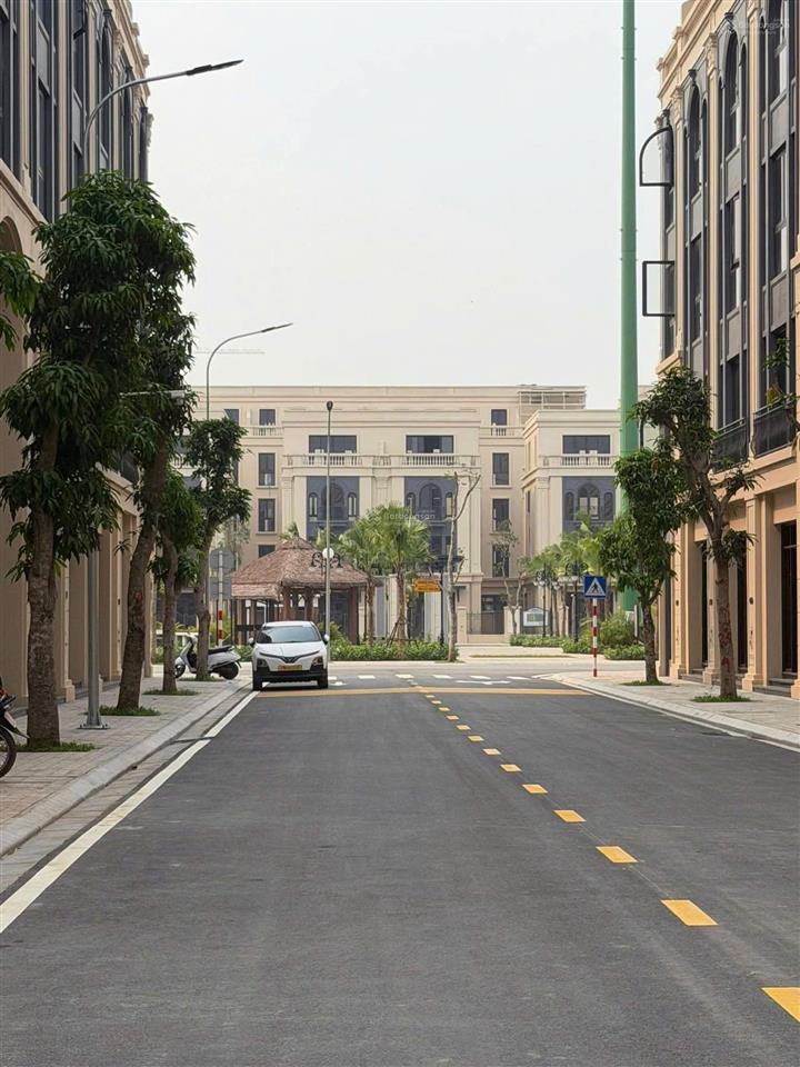 Chính chủ cần bán liền kề thời đại 13x  vinhomes global gate cổ loa.  0966 628 ***