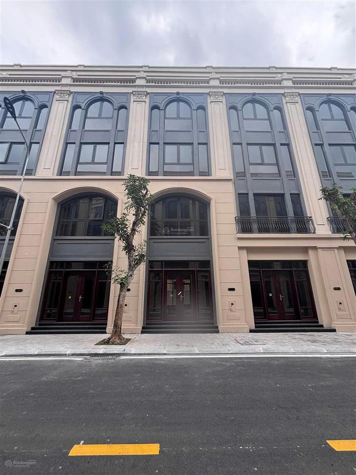 Chính chủ cần bán liền kề thời đại 13x  vinhomes global gate cổ loa.  0966 628 ***