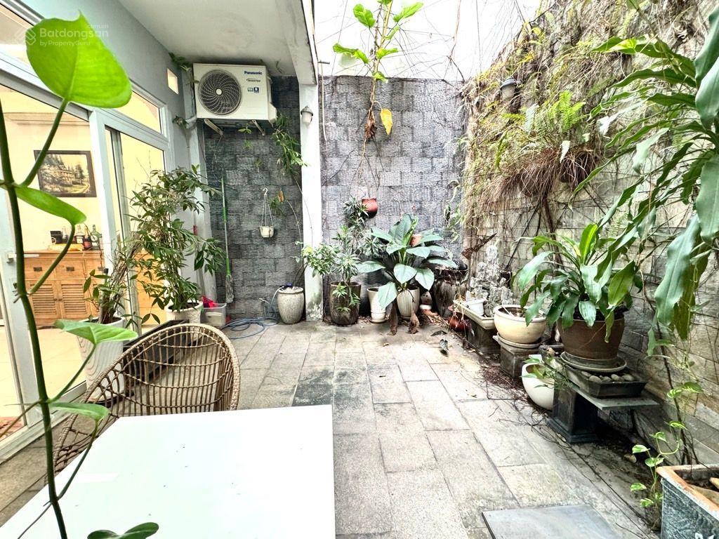 Căn hộ dịch vụ 12 phòng  tệp khách phi công tiếp viên hàng không  160m2  4 tầng  chỉ 160tr/m2