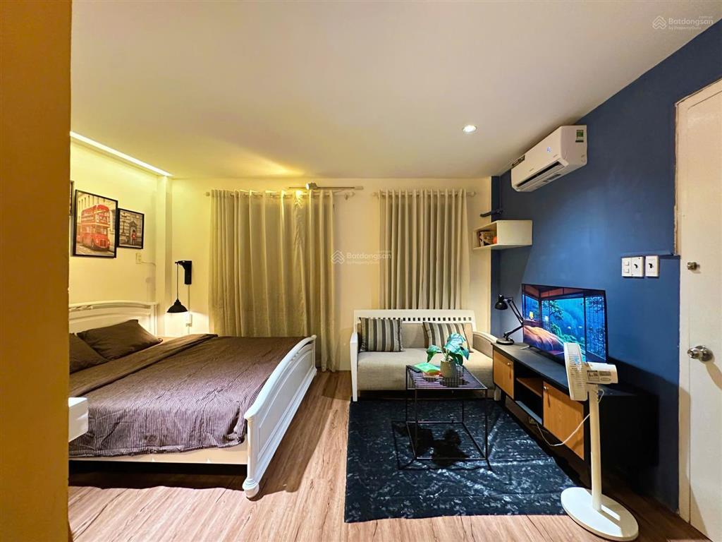 Ngay cmt8 căn hộ xịn trung tâm quận 3