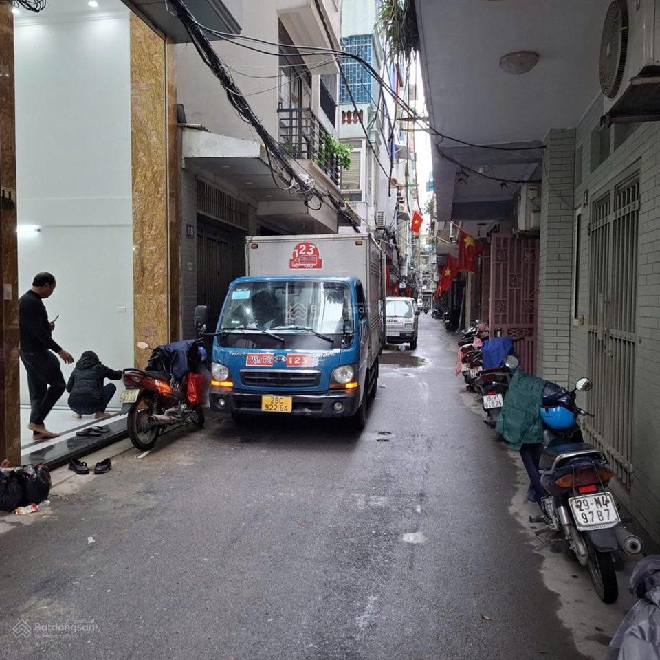 Bán nhà trần quốc hoàn 42m2 5 tầng 10.95 tỷ ô tô tránh, kinh doanh văn phòng cực tốt