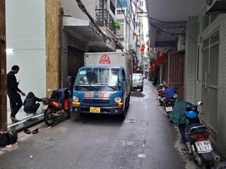 Bán nhà trần quốc hoàn 42m2 5 tầng 10.95 tỷ ô tô tránh, kinh doanh văn phòng cực tốt