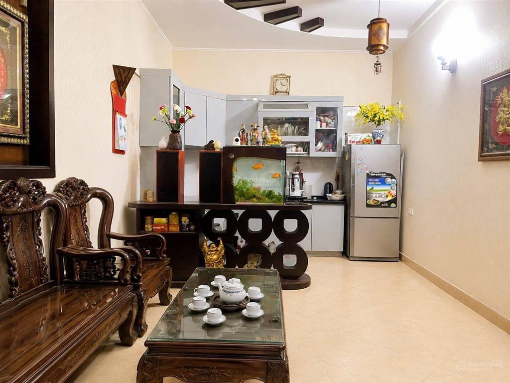 Bán nhà trần quốc hoàn 42m2 5 tầng 10.95 tỷ ô tô tránh, kinh doanh văn phòng cực tốt