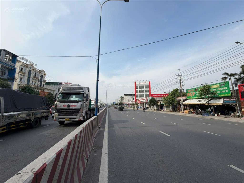 Cần bán nhà mặt tiền kinh doanh đường dt743 khu kinh doanh buôn bán sầm uất nhất phường an phú