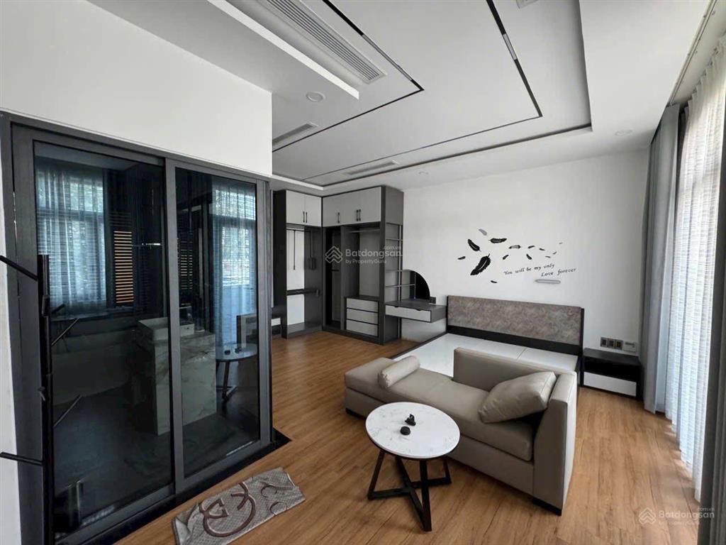 Cho thuê nhà trệt 3 lầu trục chính khu dân cư nam long, nhiều nội thất