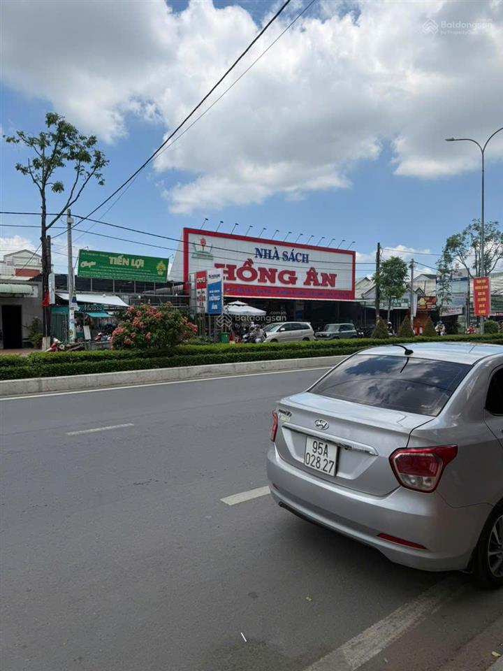 Cho thuê nhà mặt tiền đường nguyễn văn cừ gần bệnh viện phương châu