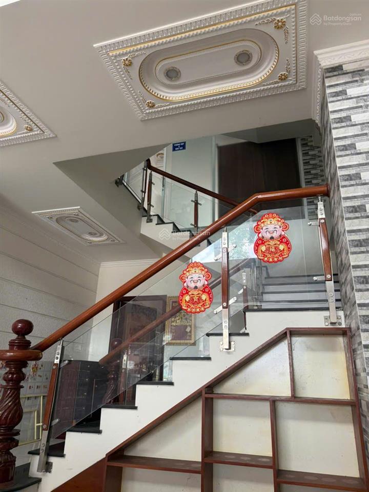 Cho thuê nhà mặt tiền đường nguyễn văn cừ gần bệnh viện phương châu