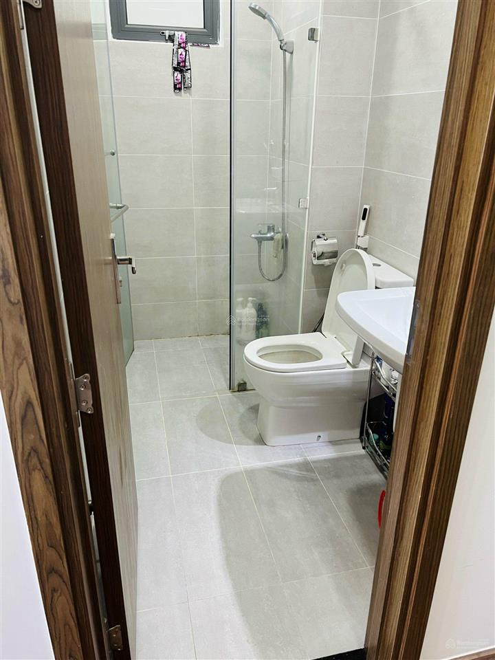 Chính chủ cần bán gấp căn 2pn, tầng cao hướng đông nam view thoáng mát, sổ hồng sẵn