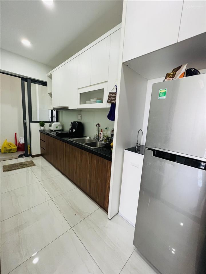 Chính chủ cần bán gấp căn 2pn, tầng cao hướng đông nam view thoáng mát, sổ hồng sẵn