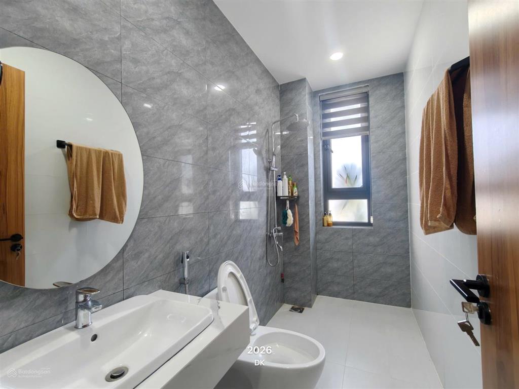 Nhà mặt tiền đường 49 kđt mỹ gia gói 7 , đối diện sân bóng