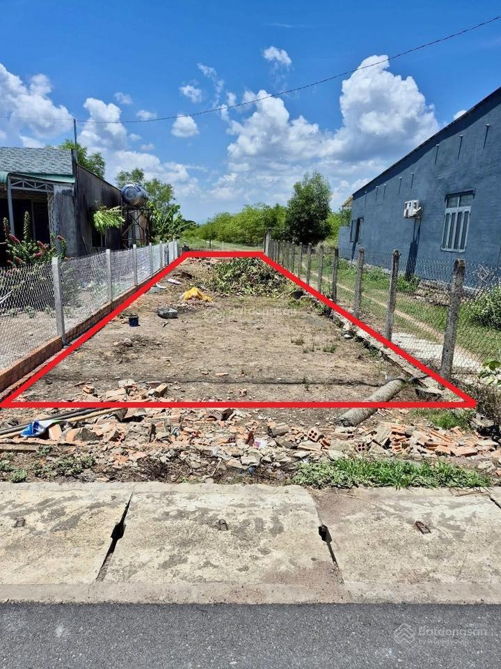 Lô đất nằm kế bên thị trấn củ chi 130m² 100% thổ 1 tỷ 2p ra tới cầu vượt củ chi, sổ hồng riêng