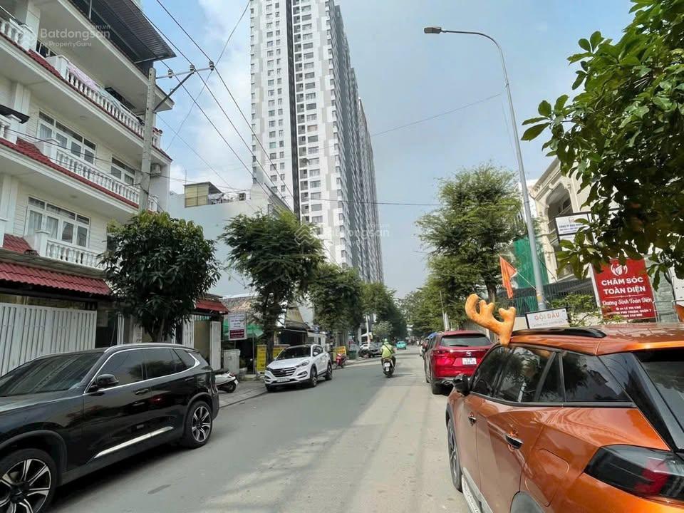 Bán toà nhà chdv 140m2 hầm 5 tầng 16pn thu nhập 76triệu/tháng trung tâm p phú thuận quận 7 giá tốt