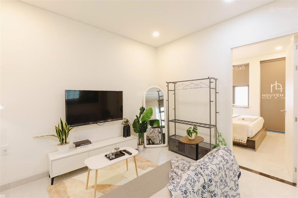 Cho thuê chdv 35m full nội thất hiện đại cao cấp vị trí trung tâm số 9 phan tôn quận 1 giá siêu tốt