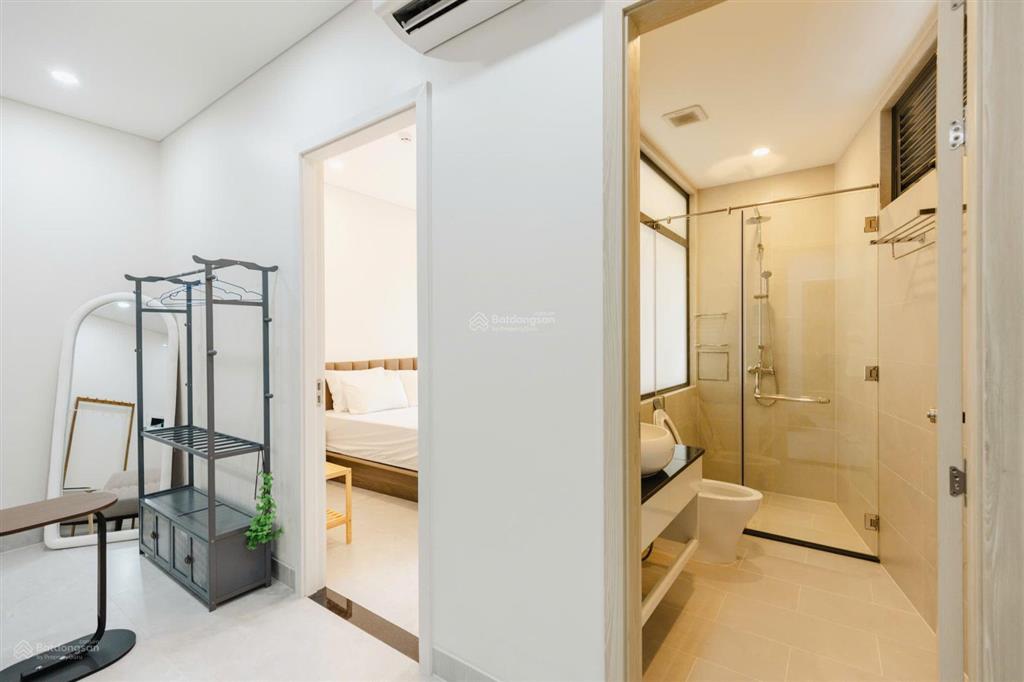 Cho thuê chdv 35m full nội thất hiện đại cao cấp vị trí trung tâm số 9 phan tôn quận 1 giá siêu tốt