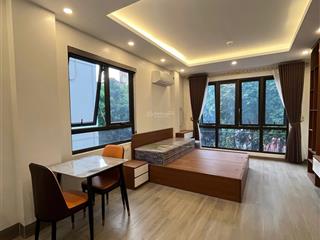 Cho thuê gấp studio 35m2 mặt đường hồ tùng mậu, ô tô đỗ cửa, gần goldmark city, mỗi tầng 1p