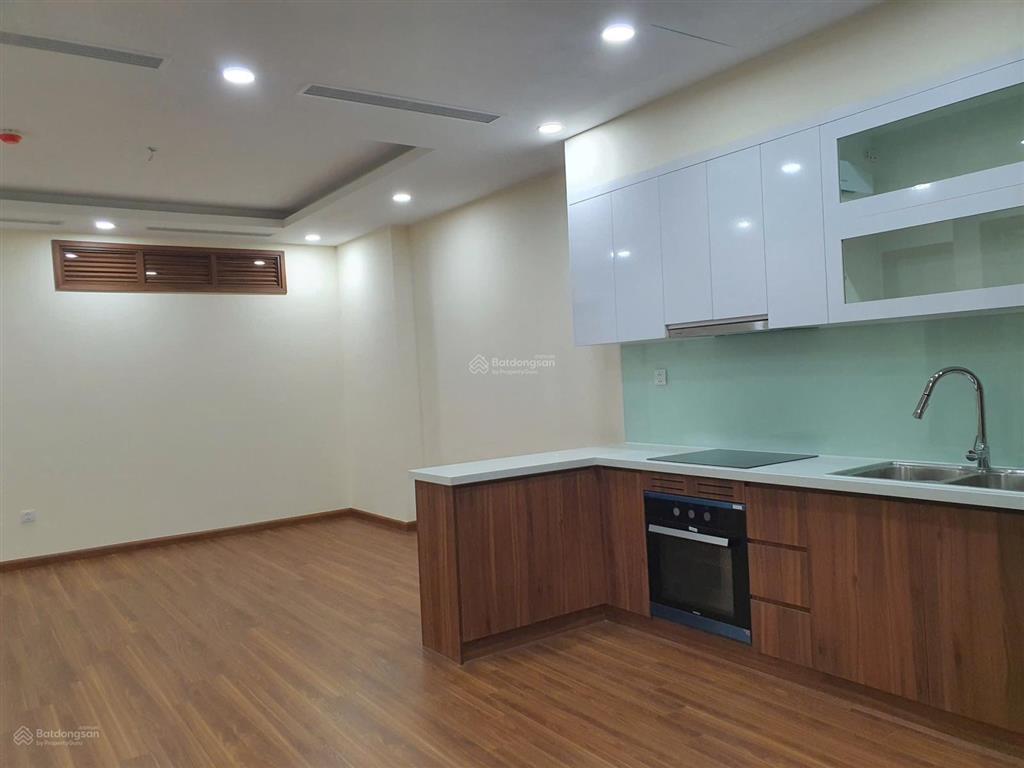 Cho thuê căn 96m2, 3 ngủ 2wc, đồ cơ bản tại golden park  số 2 phạm văn bạch giá 18tr. 0917 748 ***