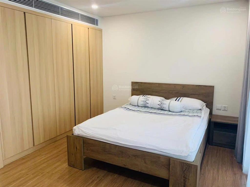 Bán chung cư sky park số 3 tôn thất thuyết. dt 128m2, 3 ngủ 2wc, đủ đồ. giá 15,5 tỷ. 0917 748 ***