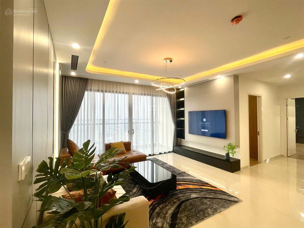 Chính chủ cho thuê 3 ngủ 3wc 144m2 đủ đồ tại chung cư the diamond residence giá 34tr. 0917 748 ***