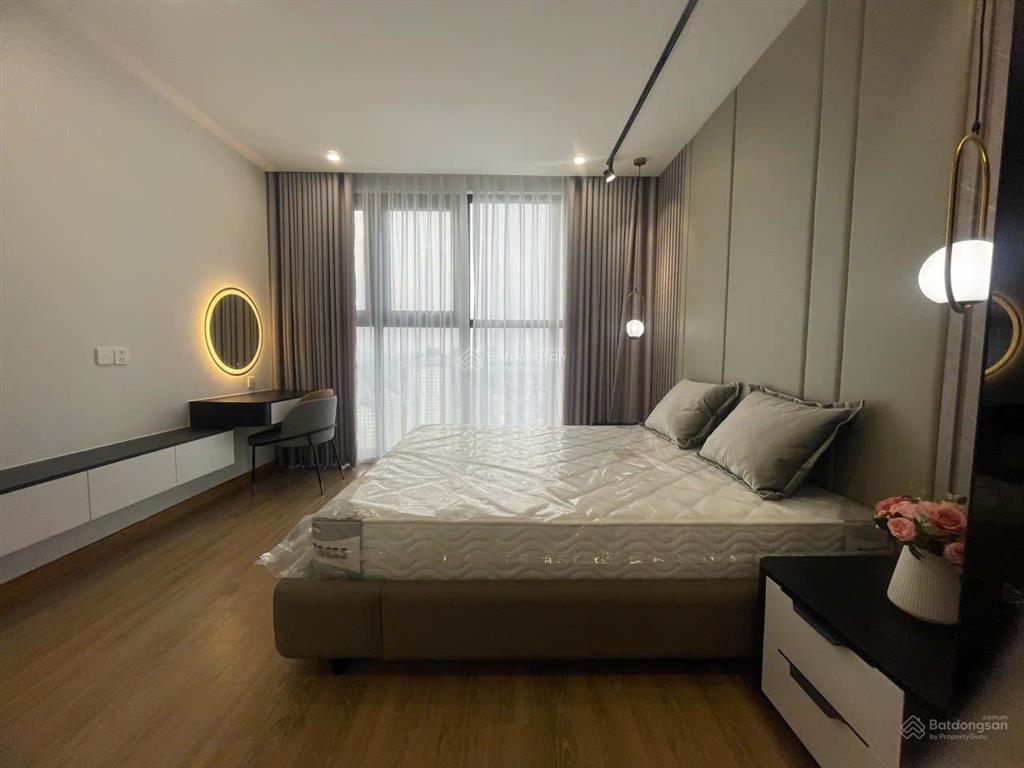 Chính chủ cho thuê 3 ngủ 3wc 144m2 đủ đồ tại chung cư the diamond residence giá 34tr. 0917 748 ***