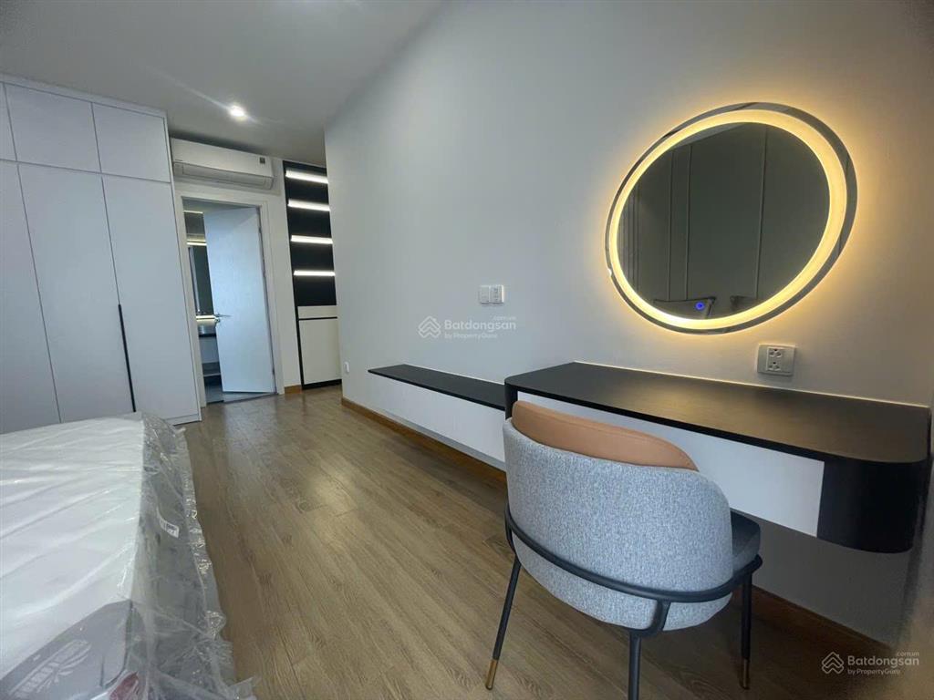 Chính chủ cho thuê 3 ngủ 3wc 144m2 đủ đồ tại chung cư the diamond residence giá 34tr. 0917 748 ***