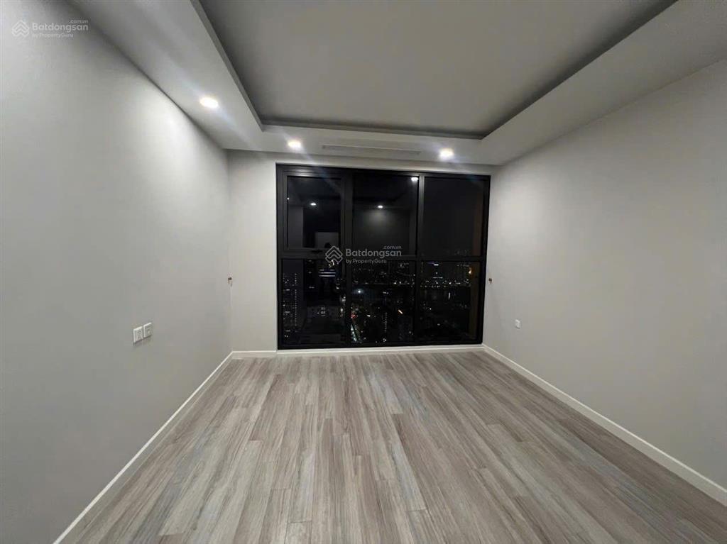 Cho thuê căn 3 pn 2 wc, 120m2 nội thất cơ bản tại the diamond residence. giá 23 triệu. 0917 748 ***