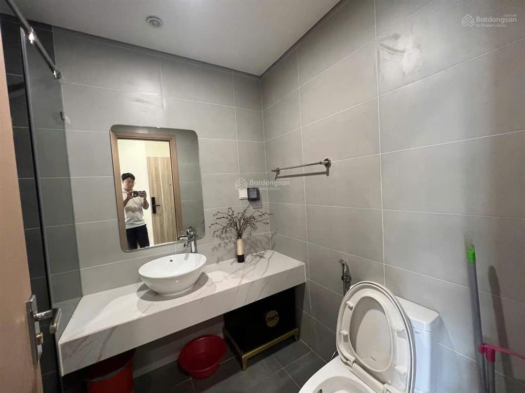 Chính chủ cho thuê căn chung cư trinity tower, dt 28m2 studio đủ đồ. giá 8,5 triệu.  0917 748 ***